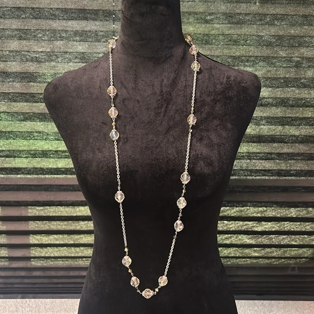 VTG Loft Round Clear Glass Beads Tiny Iridescent Purple Accent Beads Necklace - Picture 3 of 6